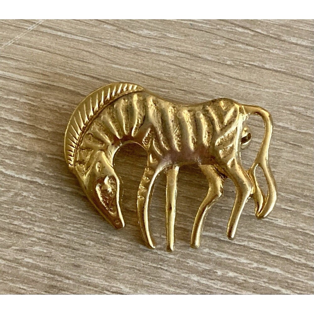 ZEBRA COLLECTIBLE brooch pinback animal pin 2 inch unique design gold color